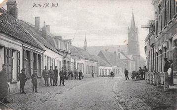AZ178 Putte straatgezicht met militair en hondenkar 1919 beschikbaar voor biedingen