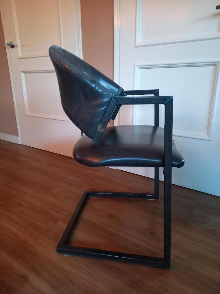 6 grijze eetkamerstoelen (let op: opnieuw stofferen !), Huis en Inrichting, Stoelen, Gebruikt, Vijf, Zes of meer stoelen, Metaal