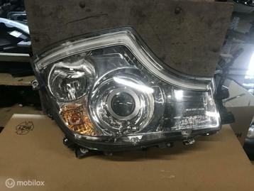 Mercedes-Benz Actros Koplamp rechts Xenon A9618205339 beschikbaar voor biedingen