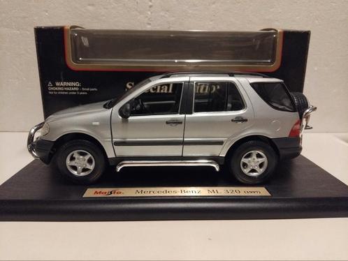 Mercedes Benz ML zilver Maisto metal 1:18 KRD, Hobby en Vrije tijd, Modelauto's | 1:18, Zo goed als nieuw, Auto, Maisto, Ophalen of Verzenden