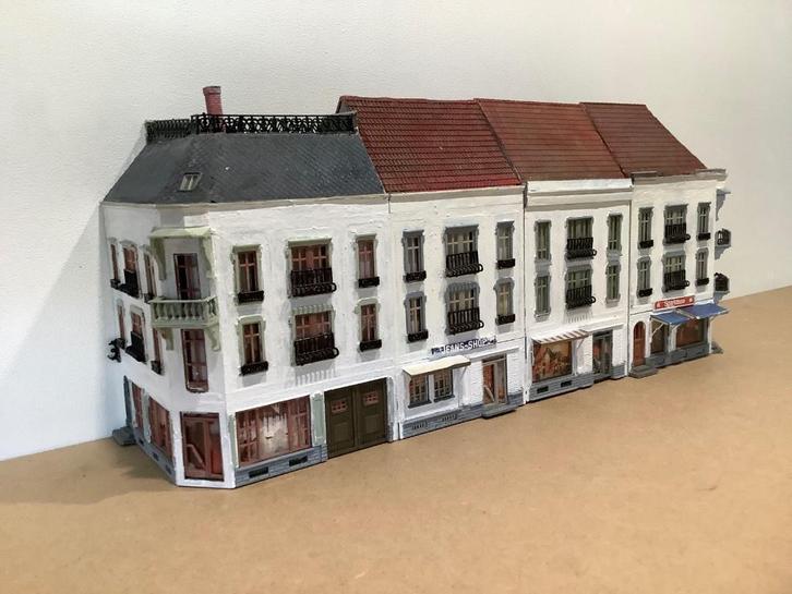 4 Faller stadshuizen 130701 / 130703 h0, Hobby en Vrije tijd, Modeltreinen | H0, Gebruikt, Brug, Tunnel of Gebouw, Gelijkstroom of Wisselstroom