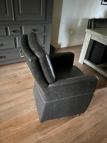 6 luxe eetkamer stoelen. beschikbaar voor biedingen