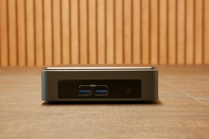 Mooie Intel NUC7 Barebone Mini PC Windows 11, Computers en Software, Desktop Pc's, Zo goed als nieuw, 2 tot 3 Ghz, SSD, 4 GB, Met videokaart