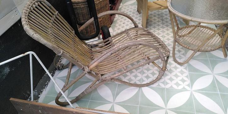 Rotan lounge stoel, met armleuningen v balkon, tuin, terras, Tuin en Terras, Tuinstoelen, Gebruikt, Rotan, Ophalen