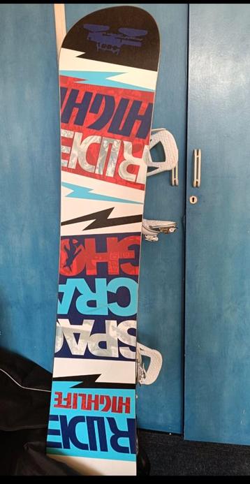 1 x gebruikt. PAK DEZE KANS : cool snowboard  beschikbaar voor biedingen