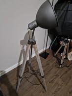 Stoere lamp met houten lampenvoet, Huis en Inrichting, Lampen | Vloerlampen, Ophalen, 100 tot 150 cm, Zo goed als nieuw, Metaal