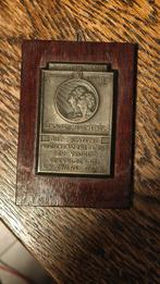 Verzilverde plaquette hulp aan onderduikers., Verzamelen, Ophalen of Verzenden, Landmacht, Nederland, Lintje, Medaille of Wings