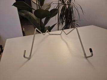 Gratis ophalen: Metalen laptopstandaard beschikbaar voor biedingen