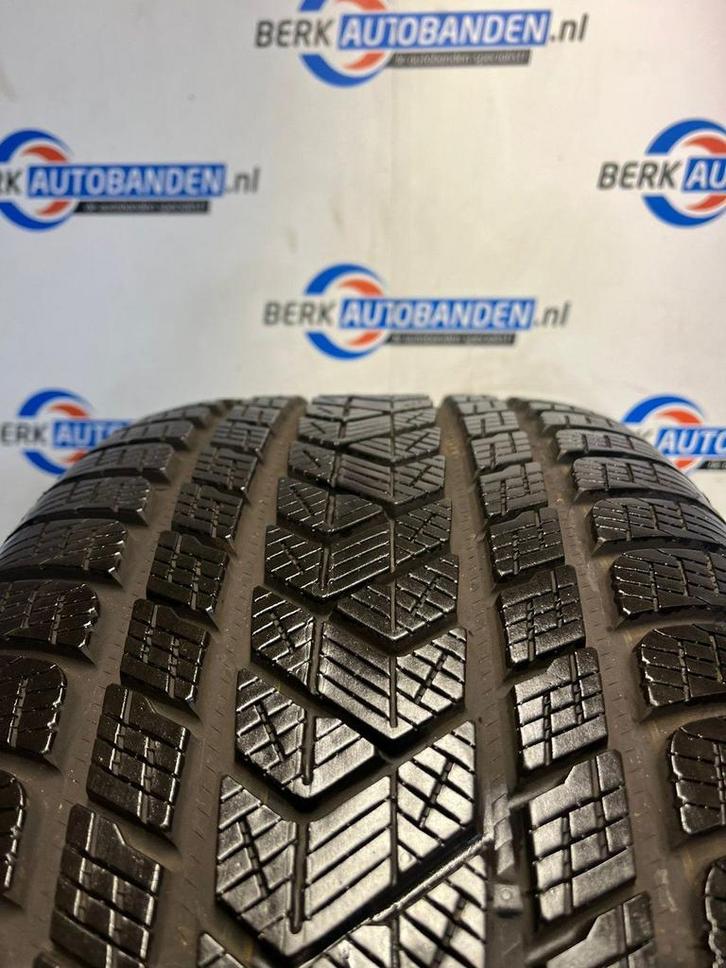4x Pirelli Scorpion Winter A0 (DEMO) 285/45 R20 112V 285/45/, Auto-onderdelen, Banden en Velgen, Band(en), Winterbanden, 20 inch