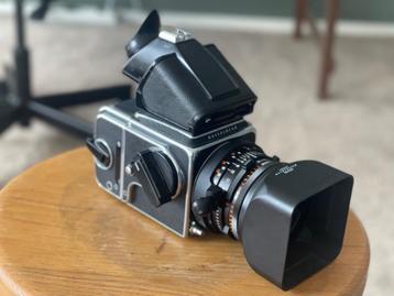 Hasselblad 500C/M | Complete set met Carl Zeiss 80mm & 150mm beschikbaar voor biedingen