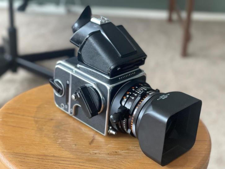 Hasselblad 500C/M | Complete set met Carl Zeiss 80mm & 150mm, Audio, Tv en Foto, Fotocamera's Analoog, Gebruikt, Spiegelreflex