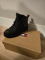 Tommy hilfiger boots/wandelschoenen 46 valt als 45, Zwart, Nieuw, Ophalen of Verzenden, Boots