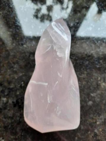 Vlam van rozenkwarts beschikbaar voor biedingen