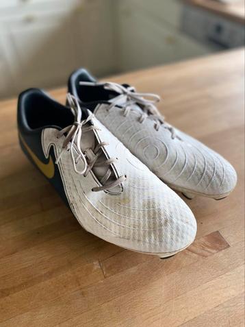 Nike Phantom voetbalschoen mt 43 (vallen klein) beschikbaar voor biedingen