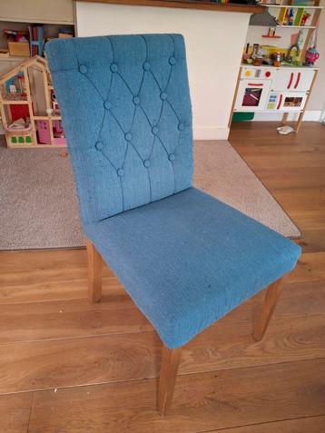 Twee leuke stoelen blauw