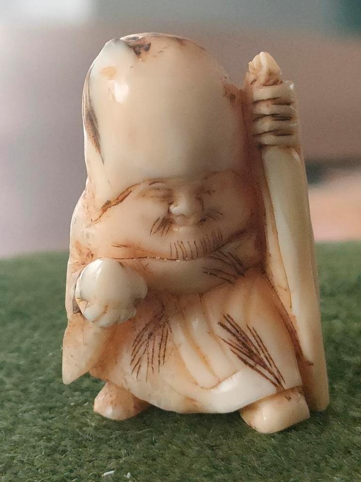 Antieke kleine Japanse netsuke, Antiek en Kunst, Antiek | Overige Antiek, Verzenden