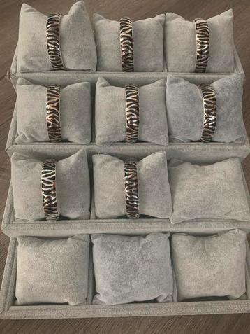 Partij 8 stuks zilverkleurige scharnierende armbanden 21 beschikbaar voor biedingen