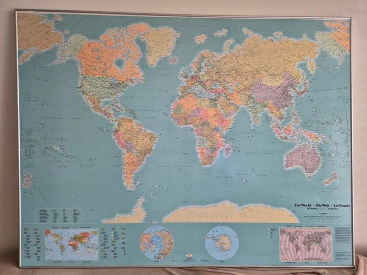 Grote Wereldkaart in Aluminium Frame, Boeken, Atlassen en Landkaarten, Zo goed als nieuw, Landkaart, Wereld, 2000 tot heden, Ophalen