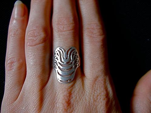 Zilveren 925 zilver ring fantasiefiguur in maat 17.5 of 18, Sieraden, Tassen en Uiterlijk, Ringen, Nieuw, Dame, 17 tot 18, Zilver