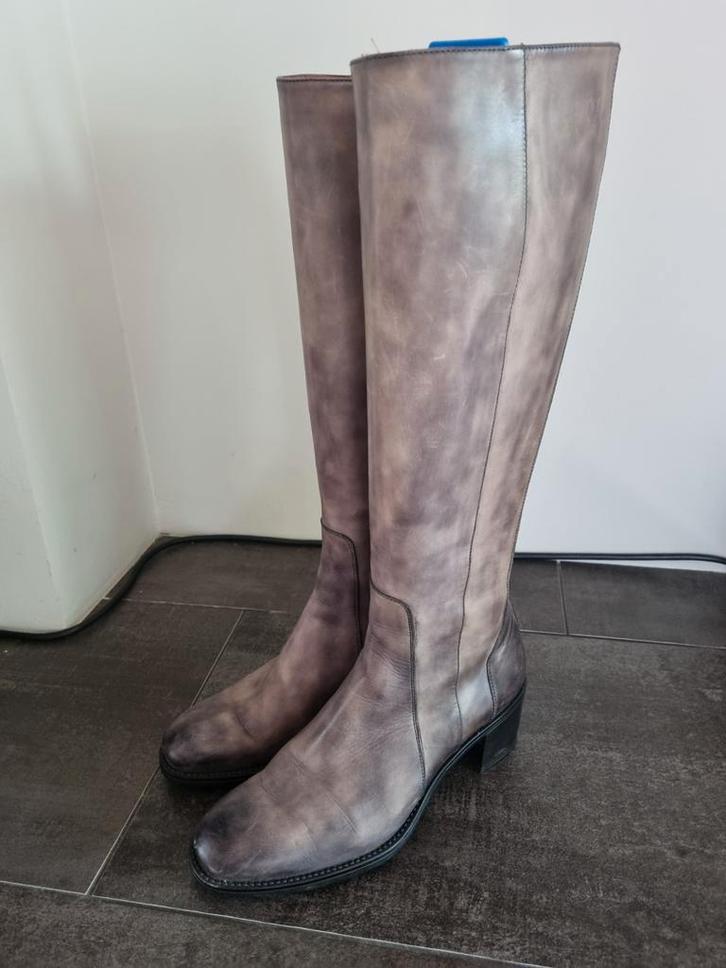 Santoni Hoge Kalfsleren Laarzen Maat 37 Taupe, Kleding | Dames, Schoenen, Zo goed als nieuw, Hoge laarzen, Overige kleuren, Ophalen of Verzenden