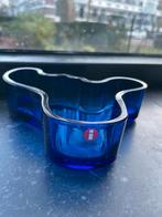 Iittala Alvar Aalto schaal ultramarine blauw 136mm x 36mm, Huis en Inrichting, Woonaccessoires | Schalen en Manden, Schaal, Rond
