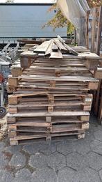 Pallets 2 van zulke stapels met pallets GRATIS, Doe-het-zelf en Verbouw, Hout en Planken, Ophalen of Verzenden, Zo goed als nieuw