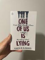 One of us is lying - Karen M. McMANUS, Ophalen of Verzenden, Zo goed als nieuw, Karen m. Mc manus