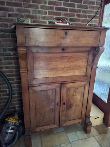 secretaire of bureau van antiek beschikbaar voor biedingen