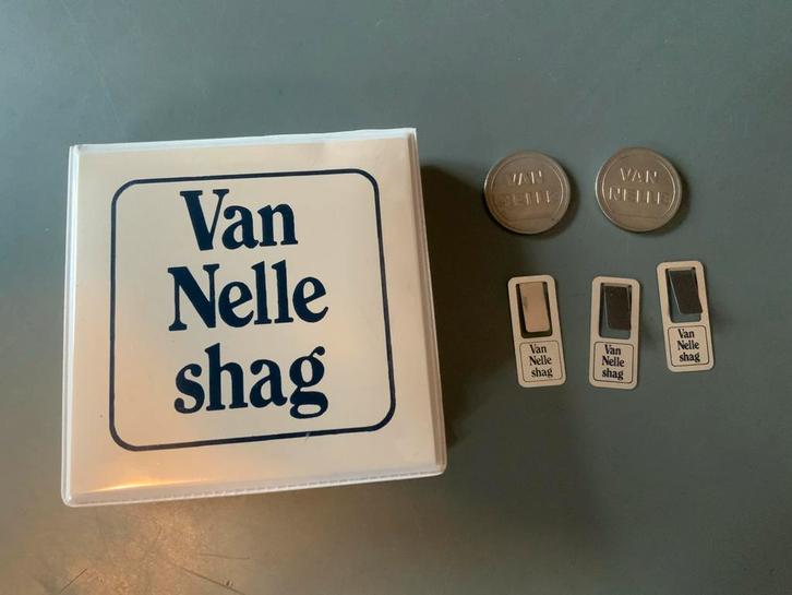 Vintage doosje Van Nelle shag met muntjes en clibs, Verzamelen, Merken en Reclamevoorwerpen, Zo goed als nieuw, Ophalen of Verzenden