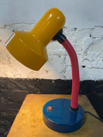 Vintage lamp bureaulamp memphis stijl rood geel blauw beschikbaar voor biedingen