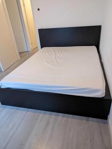 Ikea Malm Bed with two storage boxes and memory foam mattres - afbeelding 2