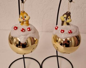 2x leuke kerstballen met disney knabbel en babbel  beschikbaar voor biedingen