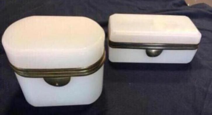 Opaline Box/Kist/Doos/ jewellery/Dekseldoos -Trinket Box 2, Antiek en Kunst, Antiek | Glas en Kristal, Ophalen of Verzenden