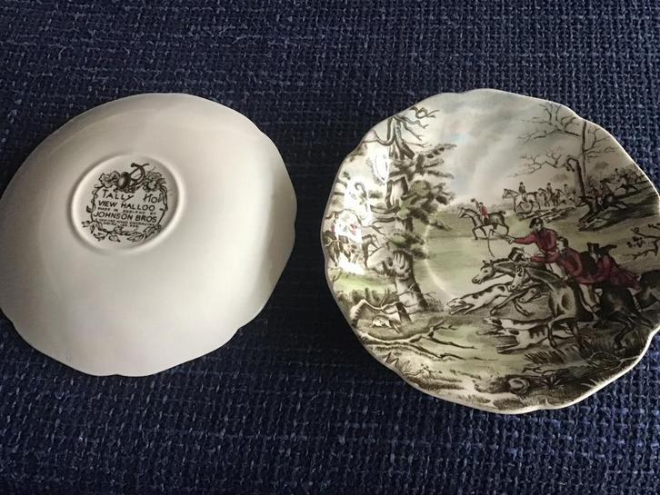 Johnson bros Tally Ho Schaaltjes - Jacht Tafereel twee stuks, Huis en Inrichting, Keuken | Servies, Gebruikt, Schaal of Schalen