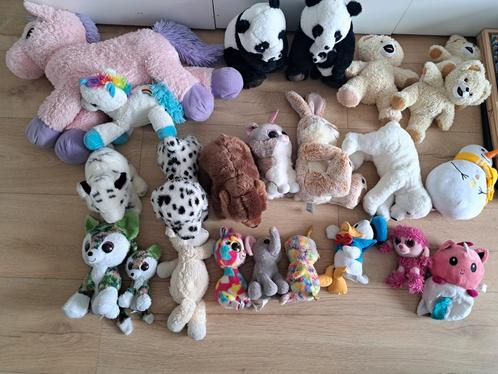 Heel veel knuffels, Kinderen en Baby's, Speelgoed | Knuffels en Pluche, Zo goed als nieuw, Beer, Ophalen of Verzenden