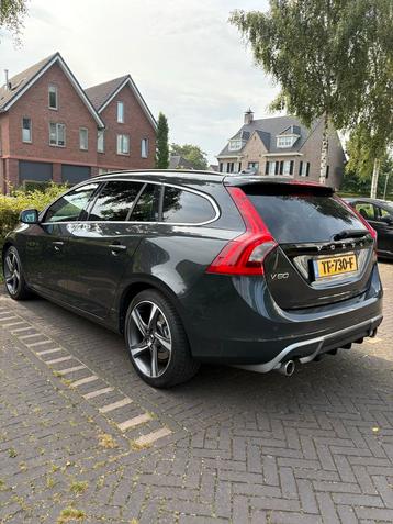 Volvo V60 D4 Start/stop 163pk Geartronic 2012 Grijs beschikbaar voor biedingen