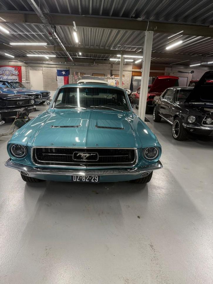 Ford mustang v8 automaat 1967, Auto's, Oldtimers, Particulier, Ford USA, Benzine, Coupé, Automaat, Blauw, Zwart, Ophalen