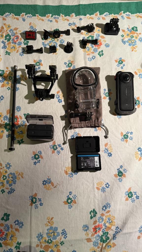 Insta360 X4 + PGYTECH Frame + Extra Batterijen, Audio, Tv en Foto, Actiecamera's, Zo goed als nieuw, Overige merken, Ophalen of Verzenden