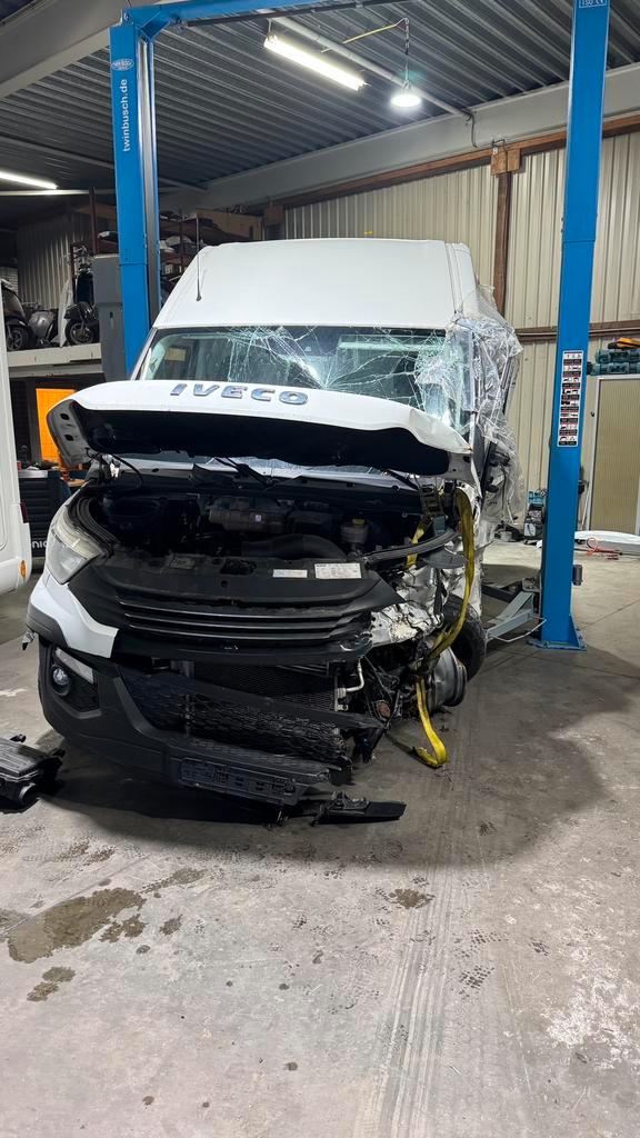 Iveco daily 3.0 180 pk automaat, Auto-onderdelen, Carrosserie en Plaatwerk, Spatbord, Voor, Gebruikt, Ophalen