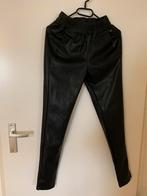 Ambika letherlook broek, Maat 38/40 (M), Zwart, Ophalen of Verzenden, Zo goed als nieuw