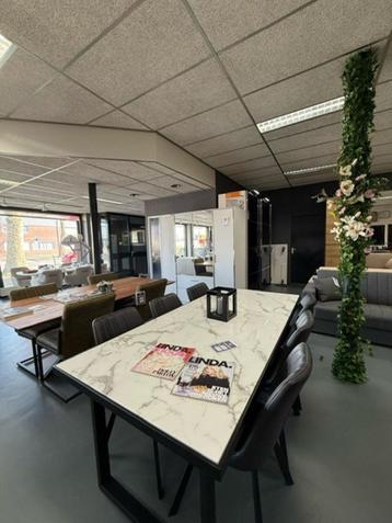 Marmer Eettafel beschikbaar voor biedingen