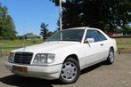 Mercedes-Benz E-Klasse 220 Elegance *94000KM!* ALS NIEUW! Vo, Auto's, Oldtimers, 2199 cc, 150 pk, 4 stoelen, Wit
