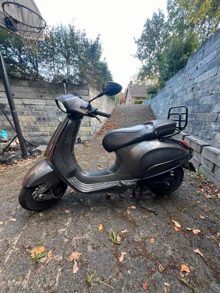 Vespa Sprint 2016 Porsche Agaat grijs, Fietsen en Brommers, Brommers | Vespa, Gebruikt, Overige modellen, Maximaal 45 km/u, Ophalen