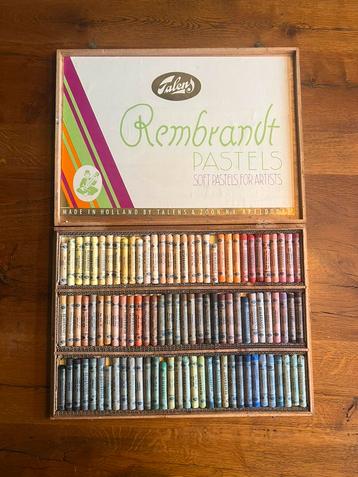 Talens Rembrandt 96 soft pastels jaren 50 beschikbaar voor biedingen