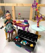 Ever After High Madeline Hatter Hat-Tastic Tea Party pop set, Verzamelen, Poppen, Ophalen of Verzenden, A, A, A