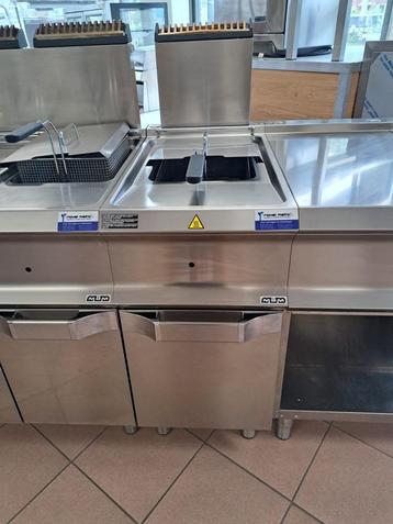 Enkele gasfriteuse  beschikbaar voor biedingen