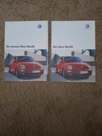 2x autofolder VW Beetle 2e generatie, Boeken, Verzenden, Zo goed als nieuw, Volkswagen