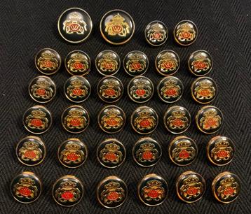 K003 Goudkleurig Zwart Metalen Knoop Wapen met W  2 GR 32 KL beschikbaar voor biedingen