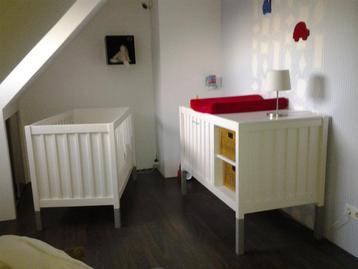 Kinderkamer: Bed, commode en klerenkast beschikbaar voor biedingen