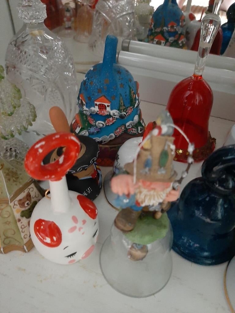 75  belletjes Kristal / Porcelijn, Verzamelen, Ophalen of Verzenden, Zo goed als nieuw